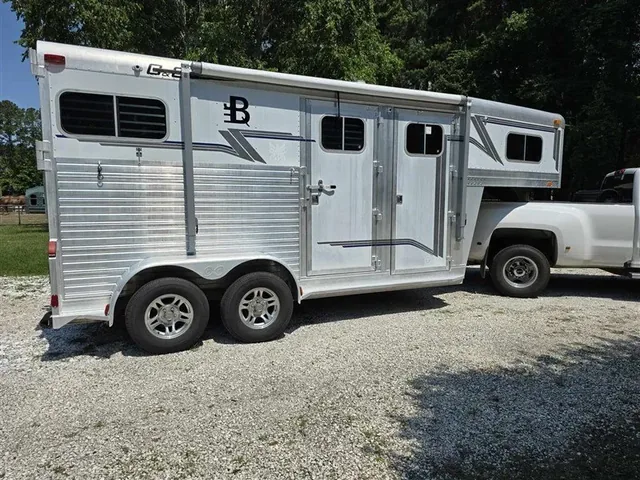 2000 C&C 2 horse Gooseneck for sale at Ironyard