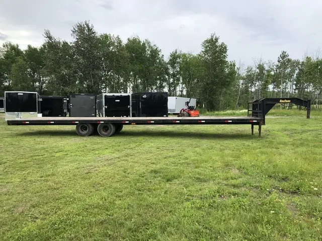 2002 Kaufman Trailers 101X40 Gooseneck Equipment Trailer w/Toolbox for sale at Ironyard