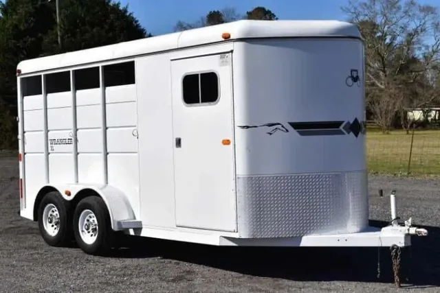 2002 Logan Coach 3HBP 3 Horse Trailer for sale at Ironyard