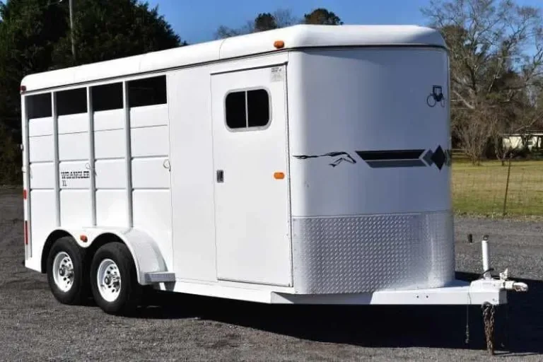 2002 Logan Coach 3HBP 3 Horse Trailer for sale at Ironyard