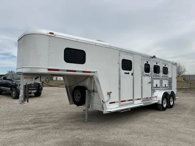 2004 Hart Trailers 3H GN Weekender Horse Trailer for sale at Ironyard
