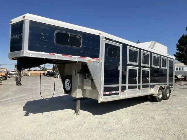 2005 Jamco 4 Horse Gooseneck Trailer for sale at Ironyard