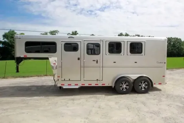 2016 Sundowner 3 Horse Gooseneck for sale at Ironyard